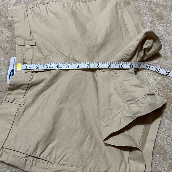 Old Navy Everyday Short Khaki Shorts 10 - Picture 7 of 8